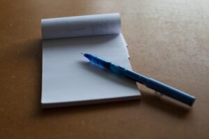 libreta y lapiz